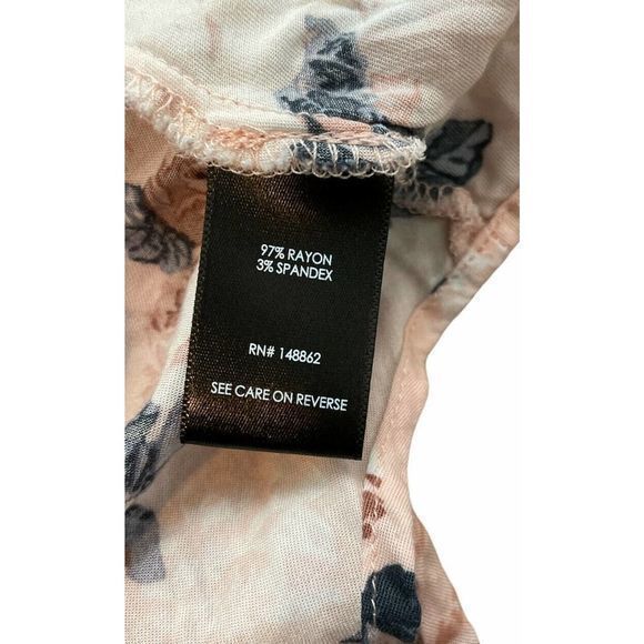 Torrid Size 3 Pink Blush Floral‎ Challis Tank Surplice Neckline Stretch Waist - Picture 6 of 6